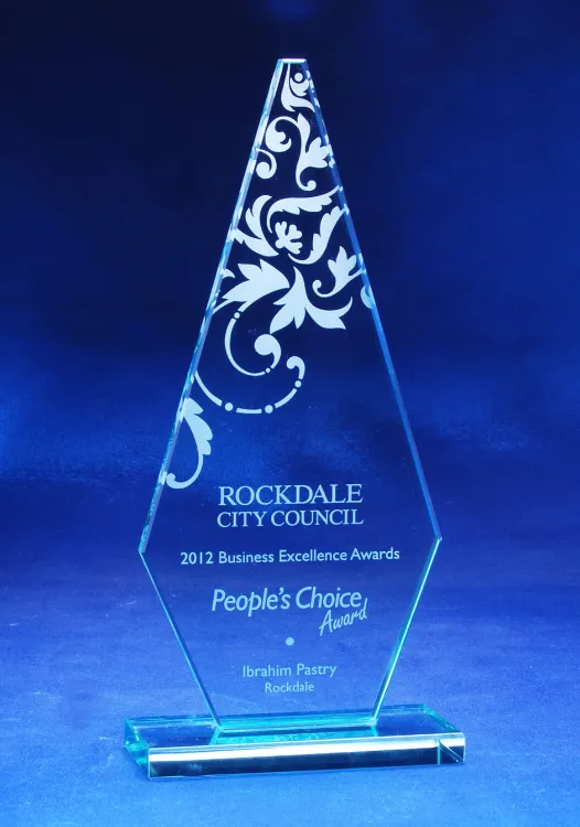 Picture of Jade Glass Arrowhead Trophy